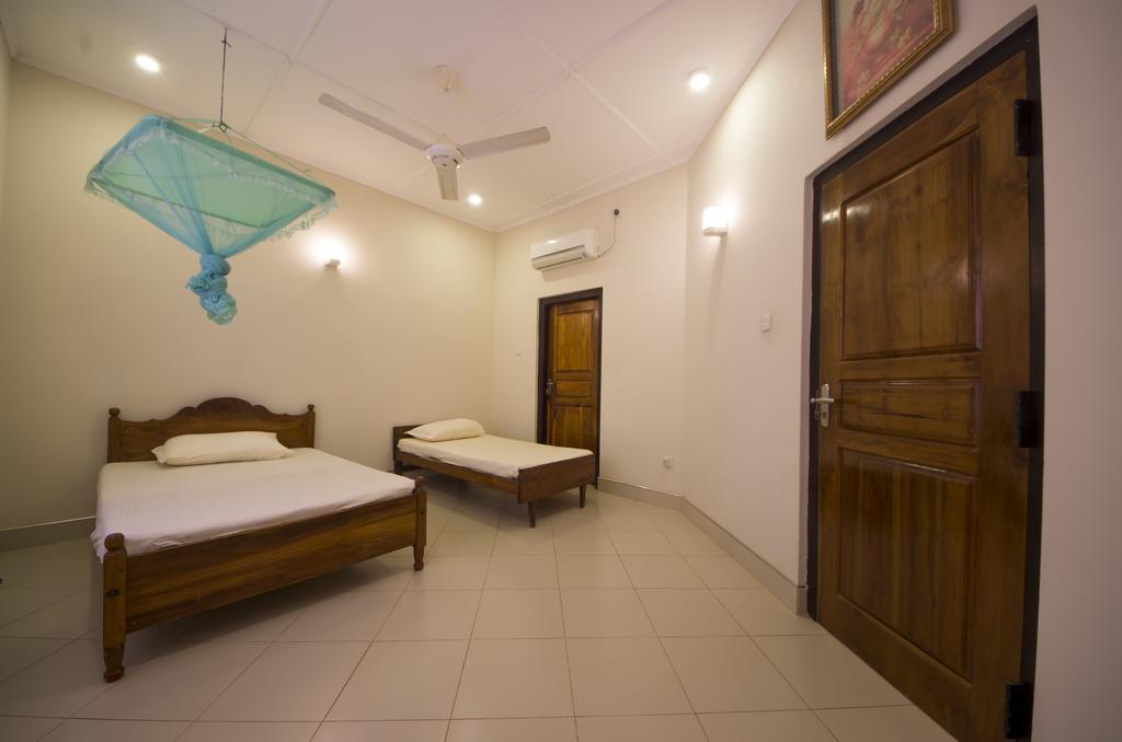 Hotel First House Mihintale Exterior foto