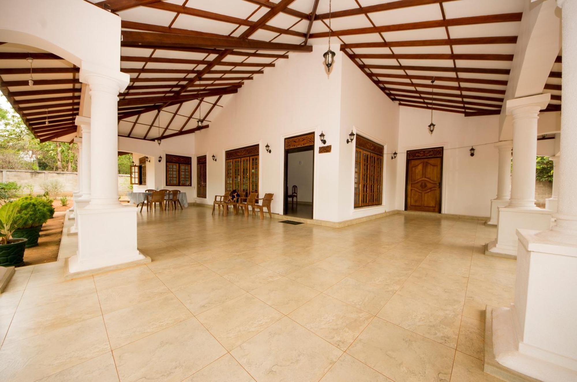 Hotel First House Mihintale Exterior foto